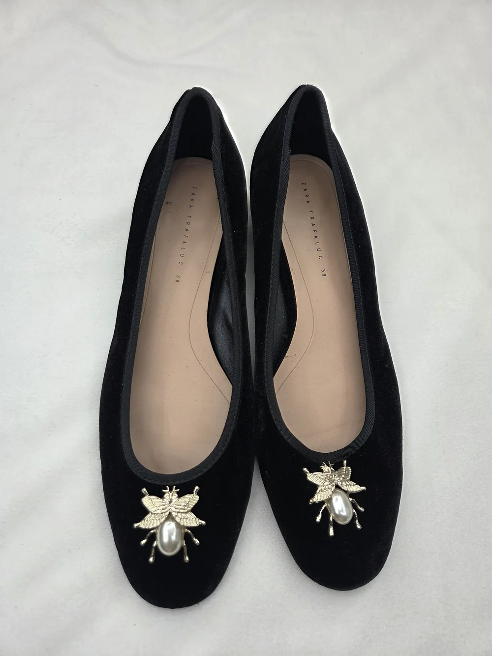 Zara Trafaluc Black Velvet Pearl Bee Embellished Ballet Flats EU 39